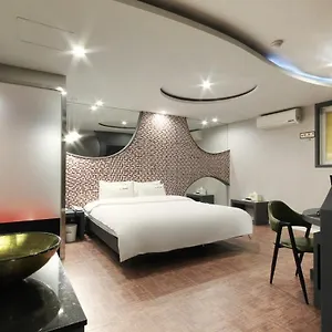Rosso Otel